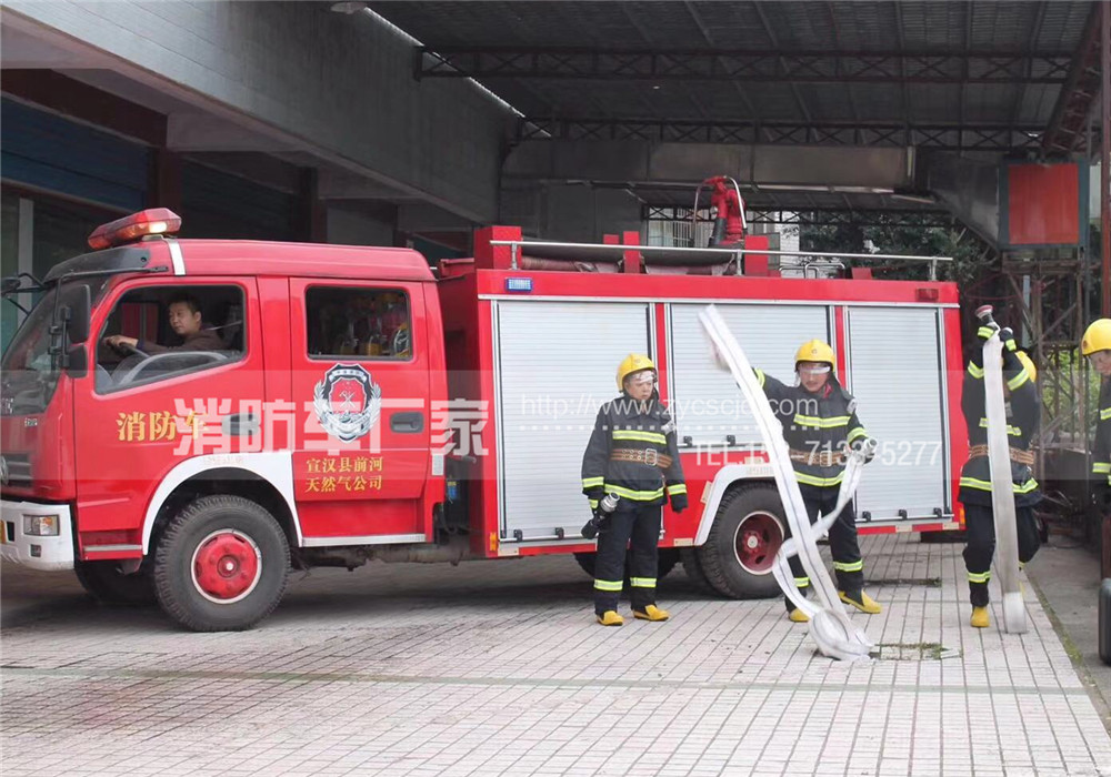 消防車(chē)使用圖片 消防車(chē)使用圖片