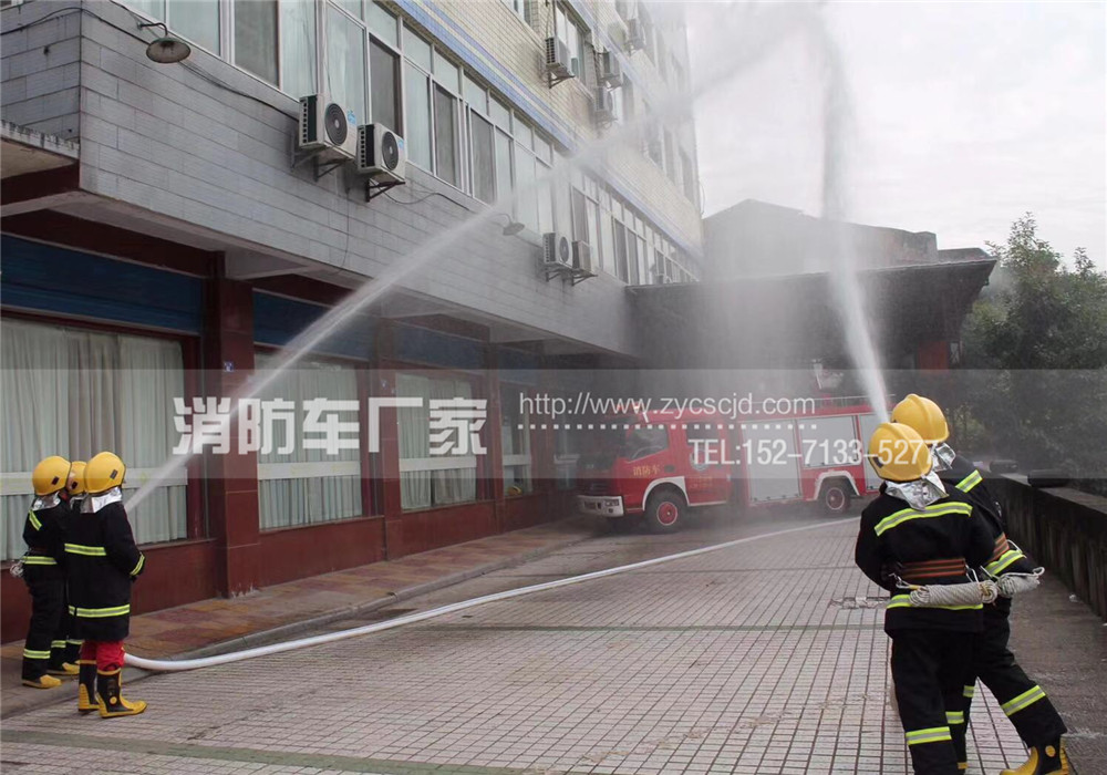 消防車(chē)使用圖片 消防車(chē)使用圖片