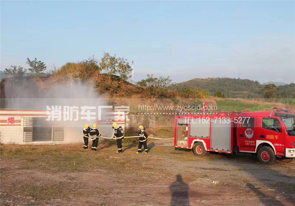 消防車(chē)使用圖片 消防車(chē)使用圖片